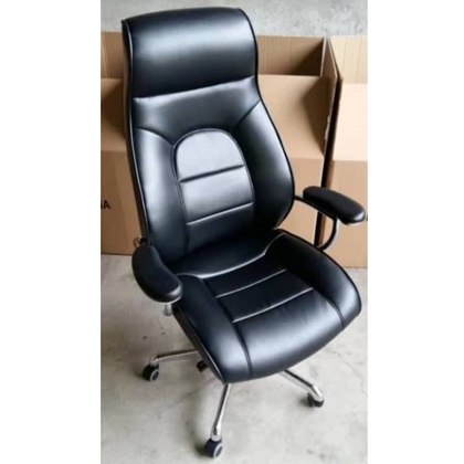 BLACK EXECUTIVE OFFICE CHAIR (JOFU)