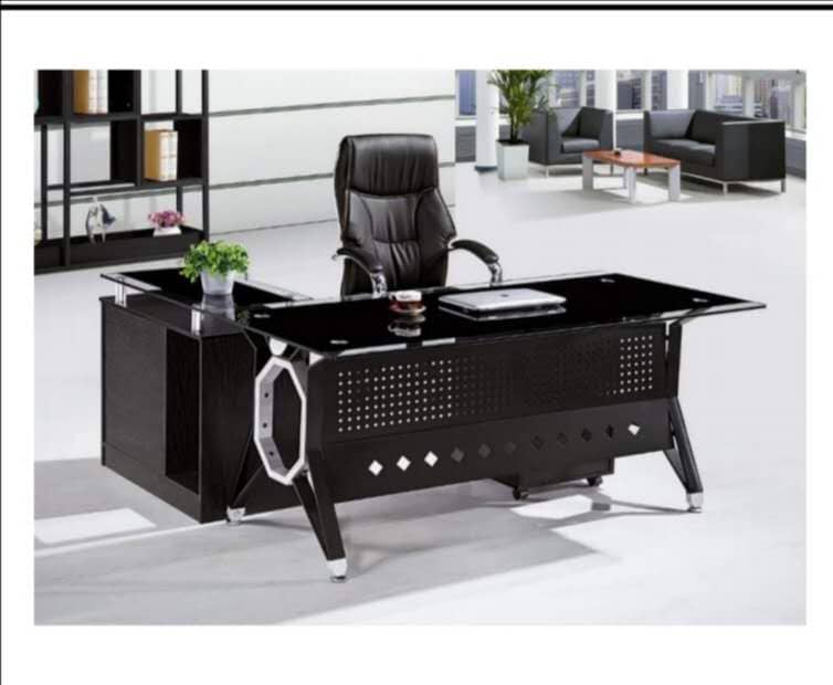 BLACK OFFICE  TABLE WITH EXTENSION 1.6 METERS (AMEFU)