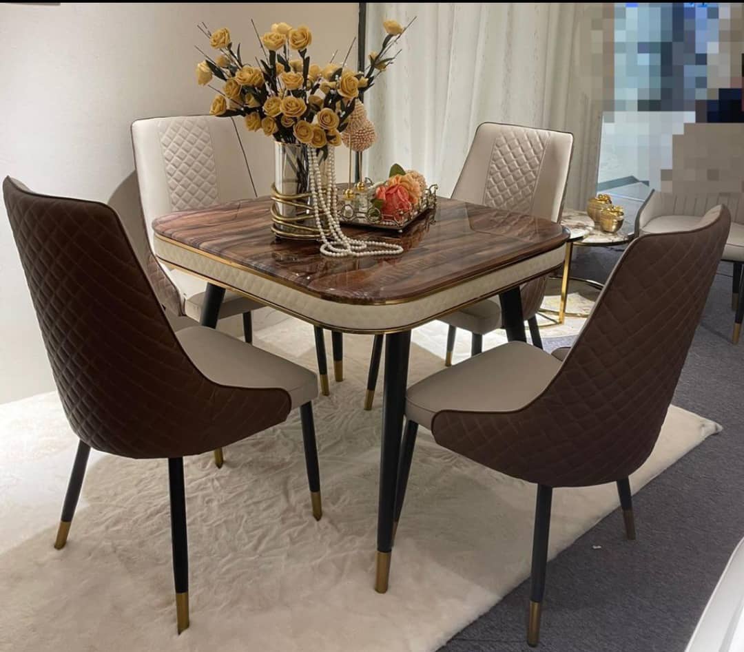 BROWN SQUARE MARBLE TOP DINING TABLE BY 4 BROWN & CREAM CHAIRS (HIFU)