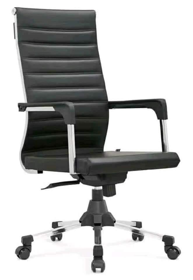 BLACK OFFICE CHAIR (FMAN)