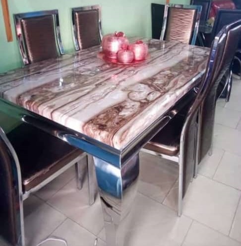 WHITE  & BROWN MARBLE TOP DINING TABLE BY 6 BROWN CHAIRS (OFU)