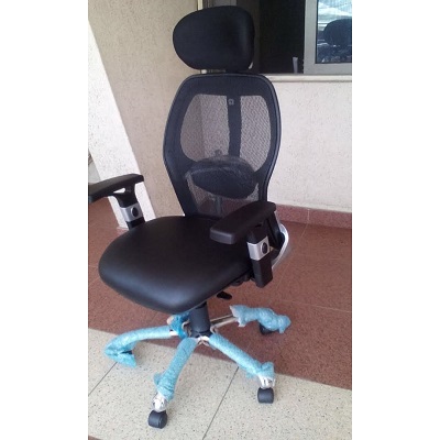 BLACK OFFICE MESH CHAIR (SEFU)