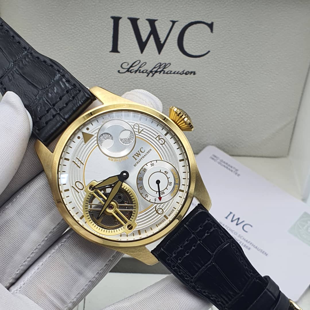 IWC EXQUISITE BLACK LEATHER STRAP WRISTWATCH WITH GOLD & SILVER SCREEN