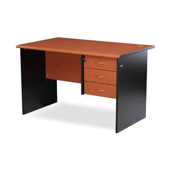 BROWN & BLACK OFFICE TABLE WITH 3 DRAWERS (OFU)