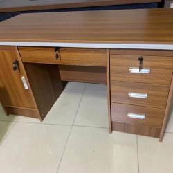 LIGHT BROWN OFFICE TABLE WITH 3 DRAWERS (FMAN)