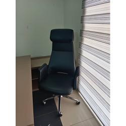  Executive Office Swivel chair - deluxe.com.ng 