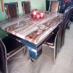 WHITE  & BROWN MARBLE TOP DINING TABLE BY 6 BROWN CHAIRS (OFU)