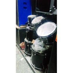 YAMAHA GIGMAKER DRUM SET -For Entertaining Event (JMNL) - deluxe.com.ng