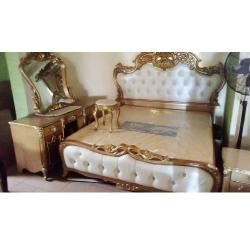 QUALITY DESIGNED GOLDEN FRAME - AVAILABLE (PIANET) - deluxe.com.ng