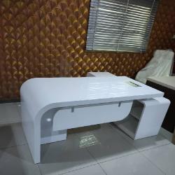 QUALITY DESIGNED WHITE OFFICE TABLE - AVAILABLE (AUFUR) - deluxe.com.ng