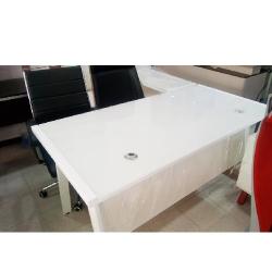 QUALITY DESIGNED WHITE EXECUTIVE OFFICE CHAIR WITH TABLE - AVAILABLE (ARIN) - deluxe.com.ng