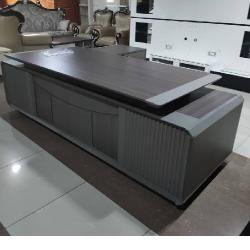 QUALITY DESIGNED BROWN EXECUTIVE OFFICE TABLE- AVAILABLE (AUFUR) - deluxe.com.ng