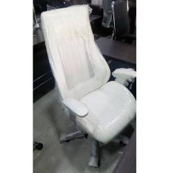 QUALITY DESIGNED WHITE EXECUTIVE OFFICE CHAIR - AVAILABLE (ARIN) - deluxe.com.ng