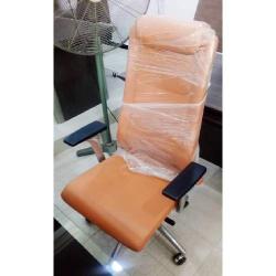 QUALITY DESIGNED ORANGE & BLACK ARM EXECUTIVE OFFICE  CHAIR - AVAILABLE (ARIN) - deluxe.com.ng