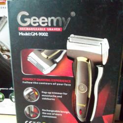 GEEMY RECHARGEABLE SHAVER (GM -9002) - deluxe.com.ng